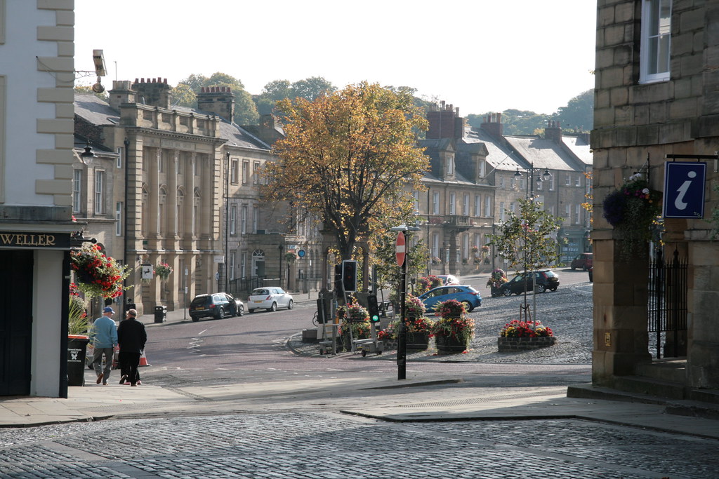 Alnwick Bondgate from Market Peter Reed Flickr