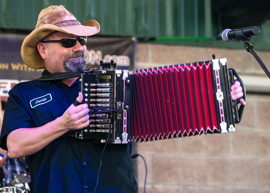 2017 Jamie Bergeron & Kickin' Cajuns, KBON Fest, Rayne, Oc… Flickr