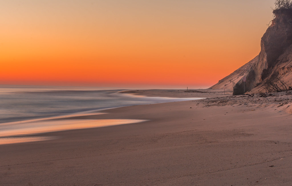 HOLLOW BEACH DAWN Pre sunrise at Hollow Be… Flickr