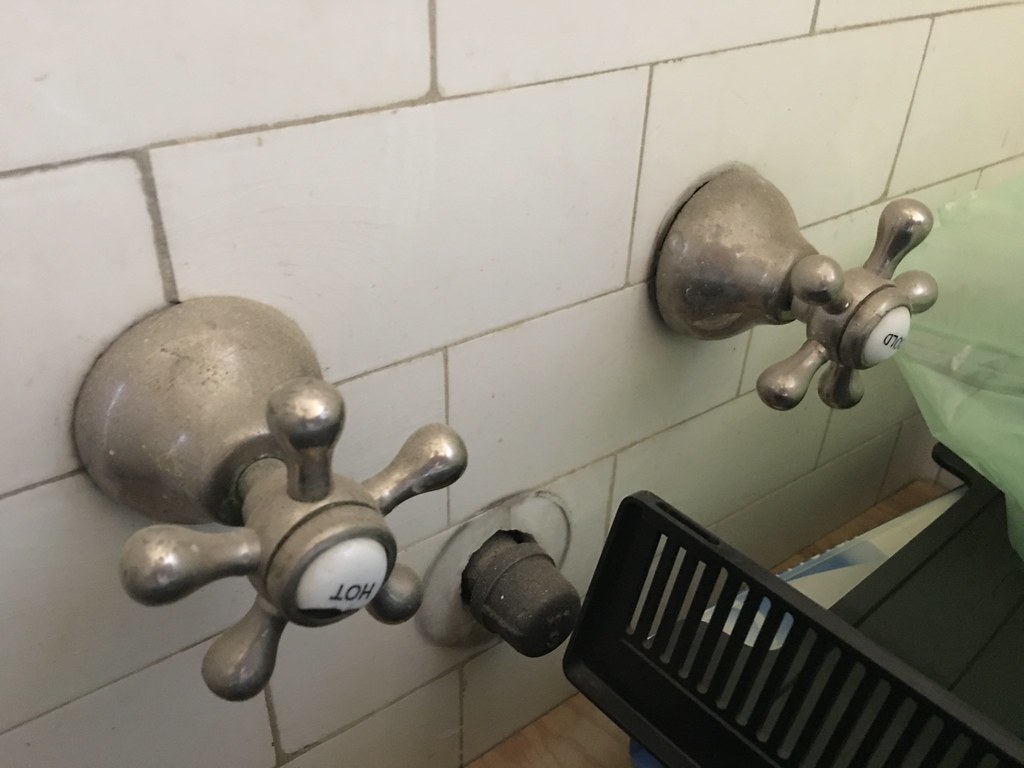 Elliot Hospital Bathtub Knobs Antique knobs on an abandone… Flickr