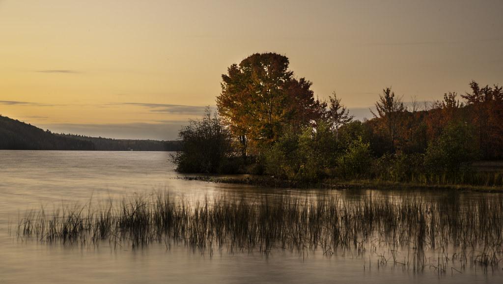 Autumn morning, Mazinaw Lake, Cloyne, Ontario jaros 2(Ron) Flickr