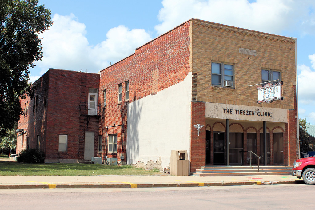 Tieszen Building Marion, SD The Tieszen Clinic was start… Flickr