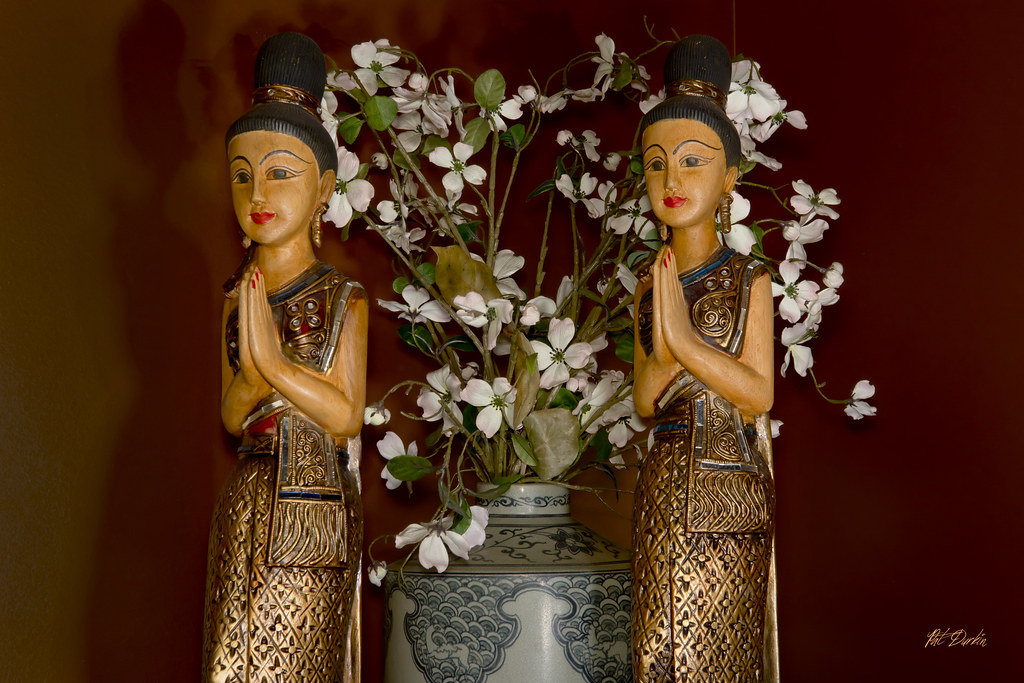 Thai Dancers Supatras Thai Bistro Yorba Linda, CA Multiple… Flickr