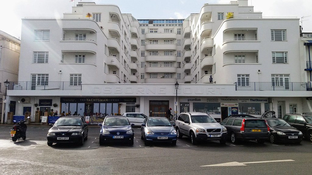 ART DECO FLATS IN COWES ISLE OF WIGHT. Taken along Cowes p… Flickr