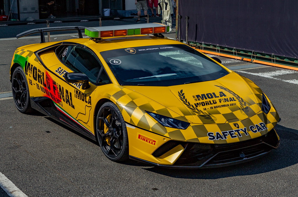 Huracán Performante SAFETYCAR It is a safety … Flickr
