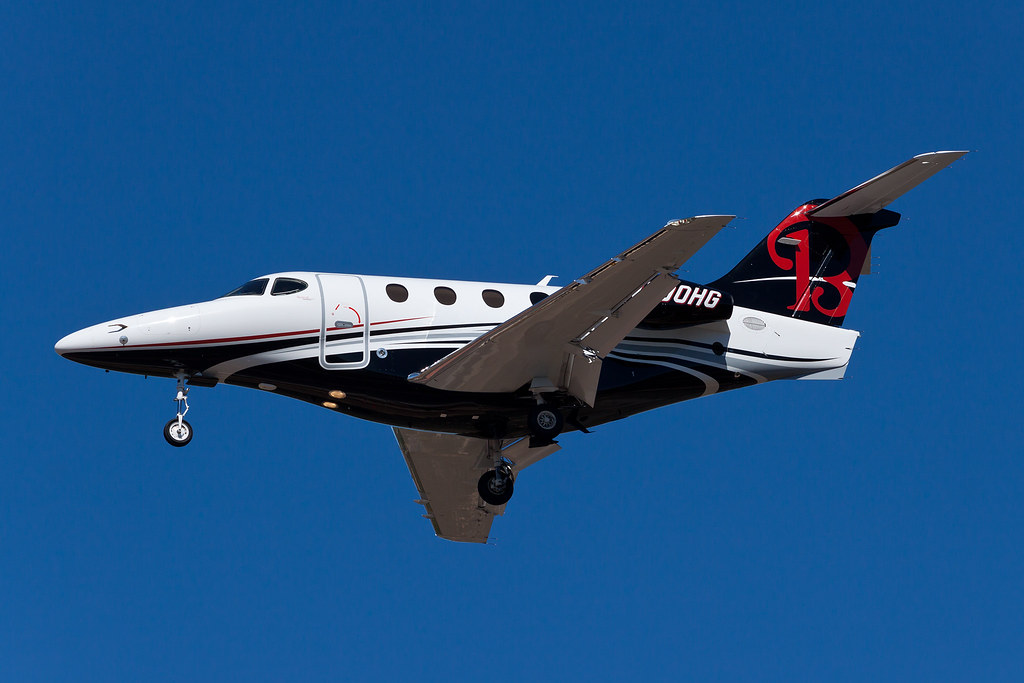 Private Hawker Beechcraft 390 Premier I N390HG Inbound to … Flickr