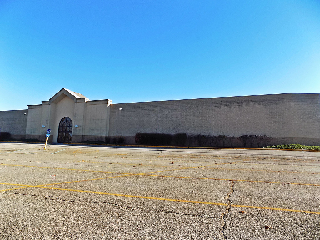 The Village of Martinsville (formerly Liberty Fair Mall) o… Flickr