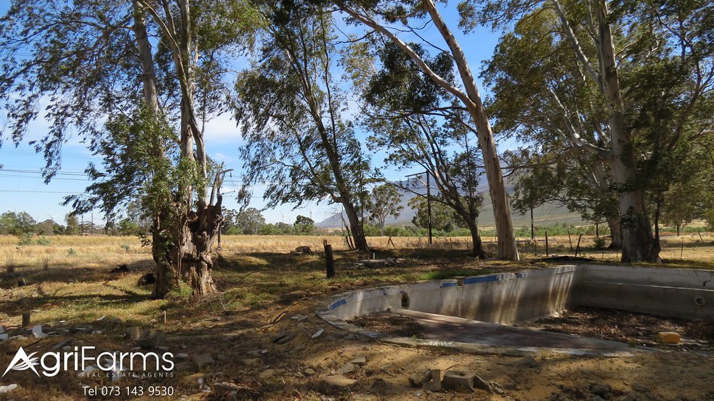 Smallholding around Gouda in the Western Cape Smallholding… Flickr
