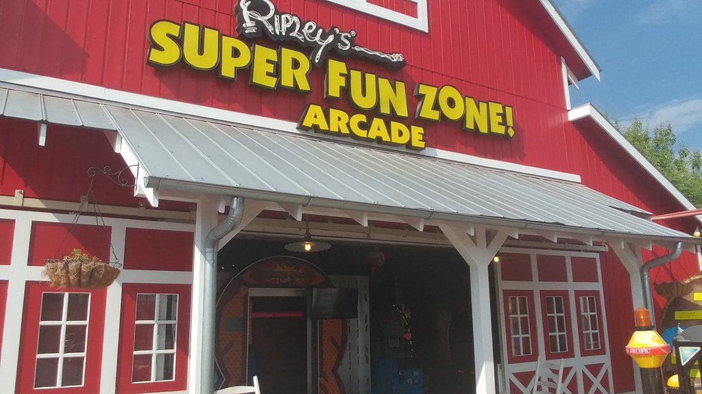 Ripley's Super Fun Zone Sevierville, TN Conversus W. Vans (Paul
