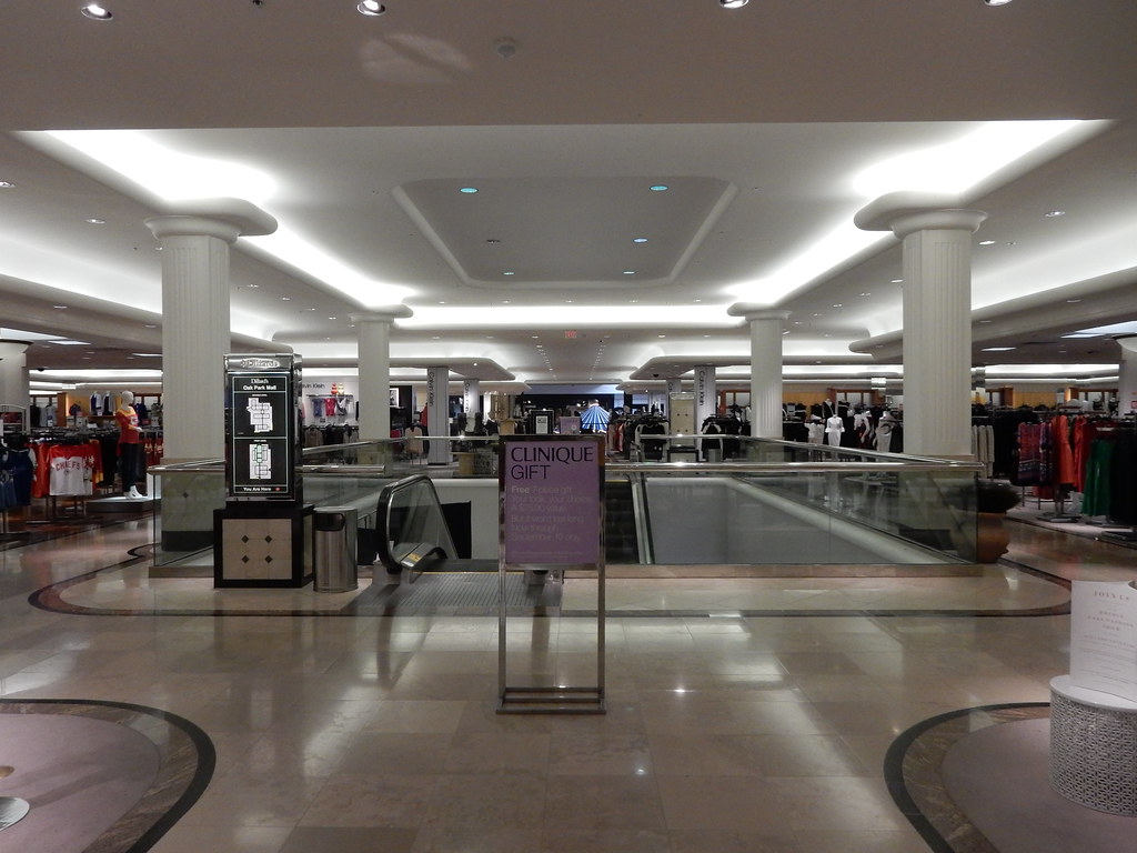 Dillard's "Oak Park Mall" Overland Park, Kansas a photo on Flickriver