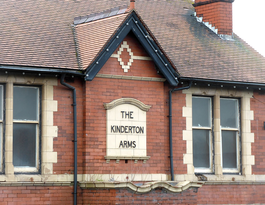 Kinderton Arms The Kinderton Arms at Middlewich sits along… Flickr