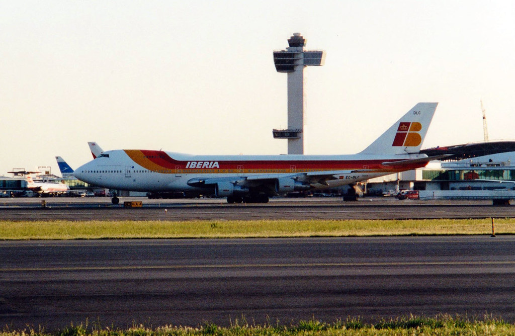 Iberia B747200 ECDLC taxiing at JFK/KJFK Iberia classic … Flickr