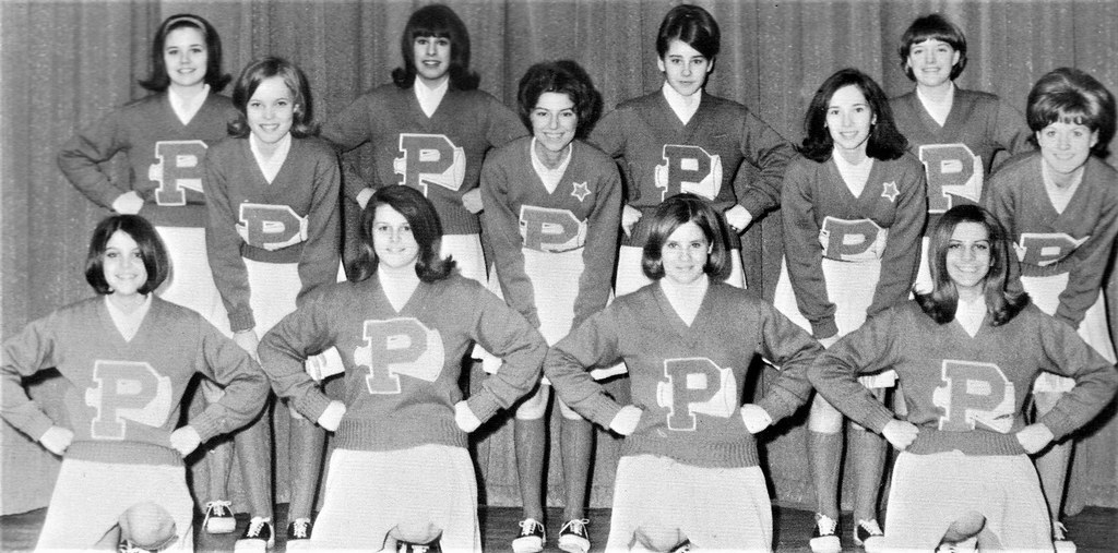 Cheerleaders at St. Pius X high School in 1966 Atlanta, GA… Flickr