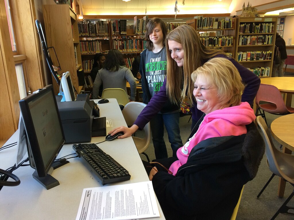 studentshelping West Bridgewater Library Flickr