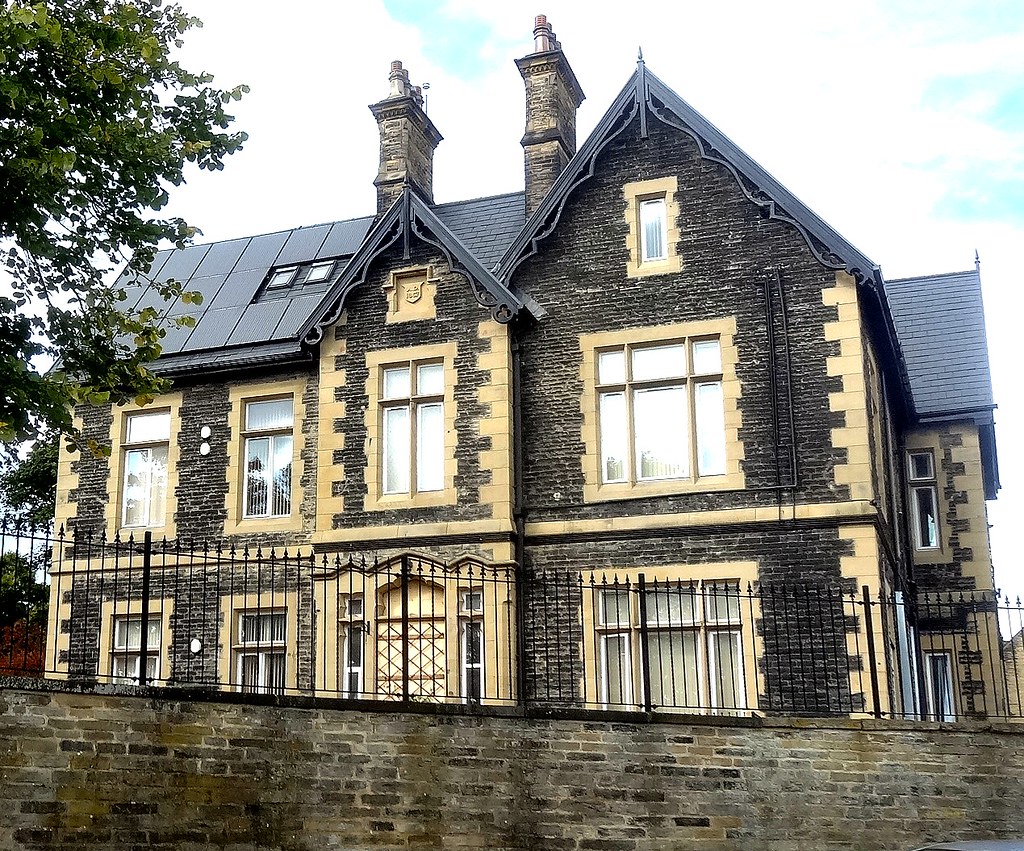 [54905] Halifax 35 Savile Park Road The Grove, 35 Savile… Flickr