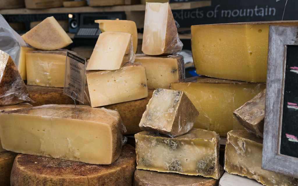 smell of cheese products of mountain =) JohnDifool Flickr