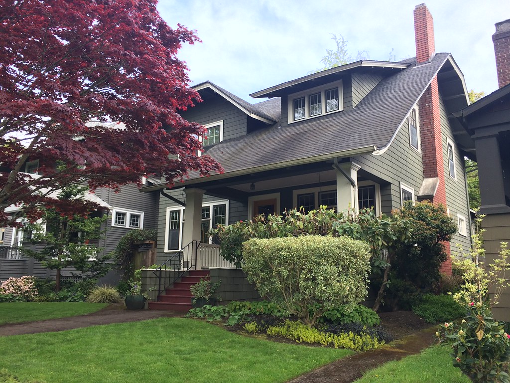 Laurelhurst neighborhood Craftsman Portland, OR a photo on Flickriver