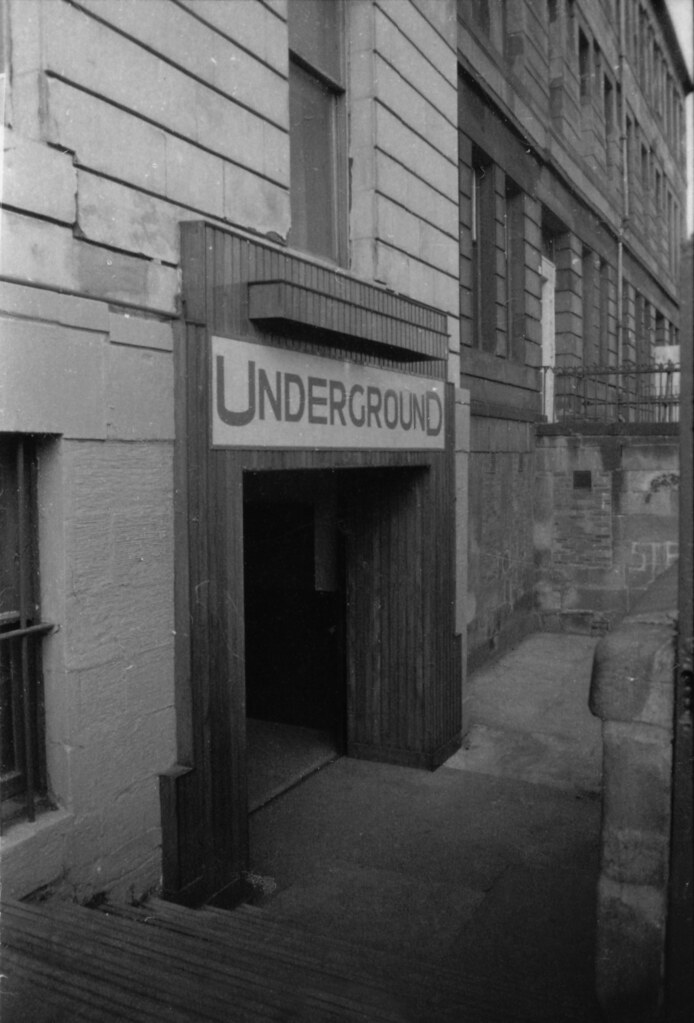 Cessnock Underground Station, Glasgow Cessnock Underground… Flickr