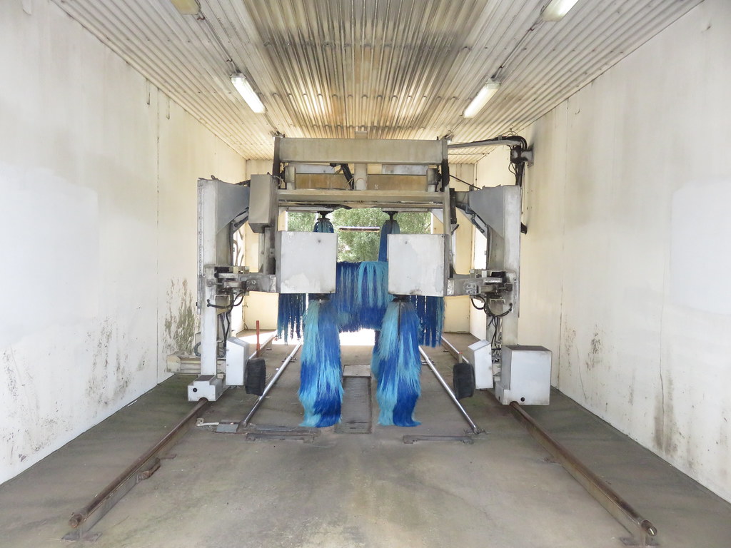 Ryko Ultra Clean with Blue Brushes at BP (former Mobil