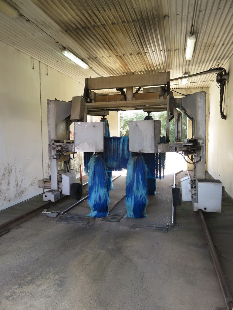 Ryko Ultra Clean with Blue Brushes at BP (former Mobil