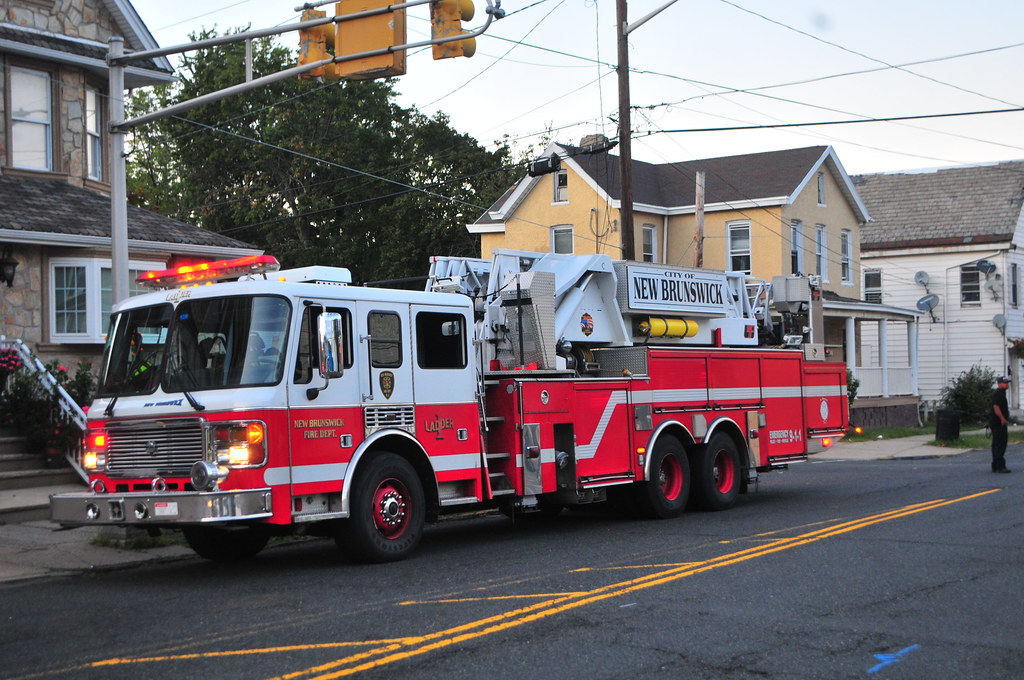 New Brunswick Fire Department Tower Ladder 1 2003 American… Flickr