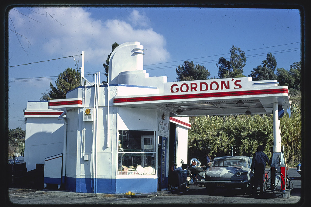 Gordon Spencer gas station, 4691 Huntington Drive, South P… Flickr