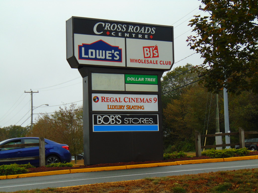 Cross Roads Centre (Waterford, Connecticut) a photo on Flickriver