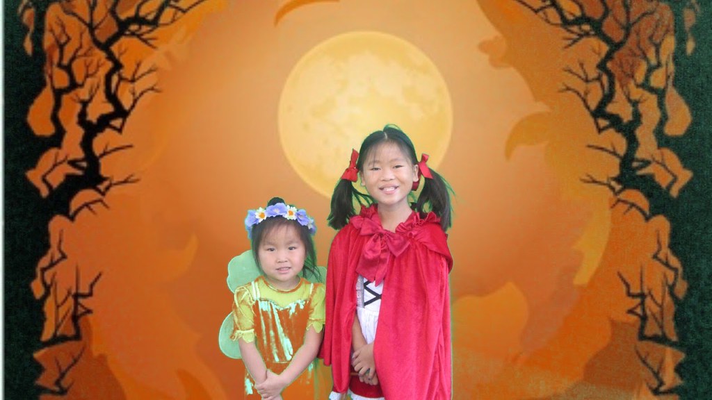 Halloween in the Park The Friendswood Library used a green… Flickr