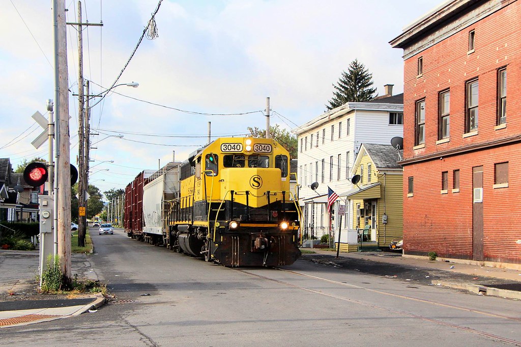 Street running, Utica NY NYSW GP40 3040, street running in… Flickr
