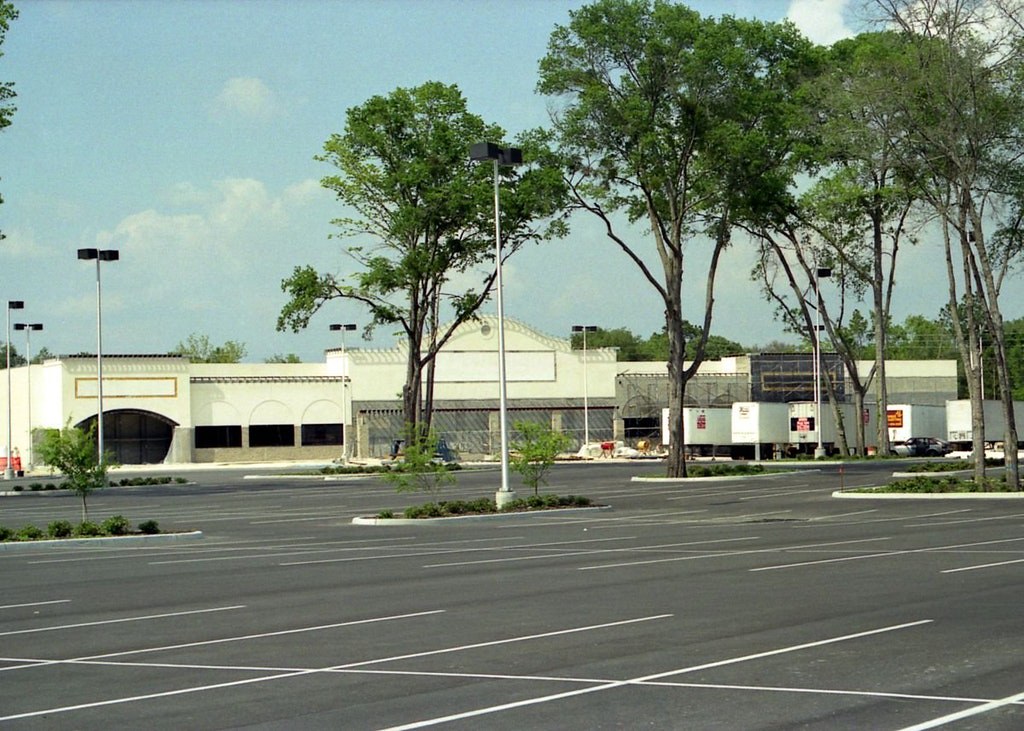 Gainesville Albertsons' under construction (1992) opened 1… Flickr