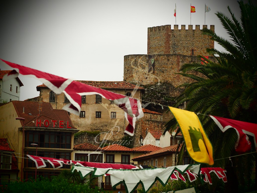 Mercado Medieval de San Vicente de la Barquera Al pie del … Flickr