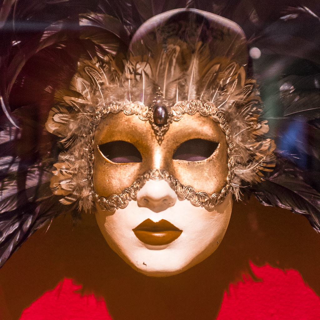 Eyes Wide Shut Feather Mask