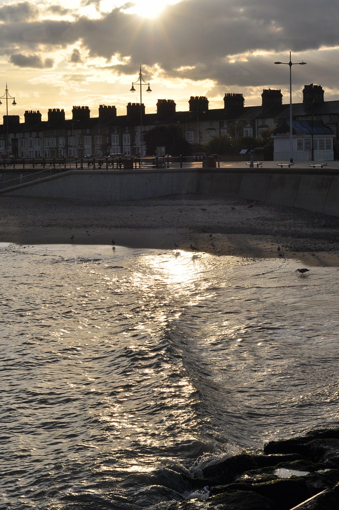 Silver wave At Lowestoft beach, with Marine Parade behind.… John