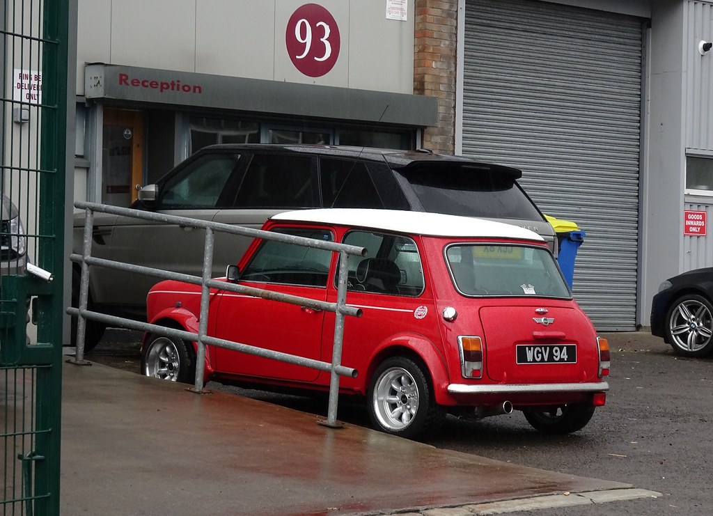 Mini Cooper, Springvale Industrial Estate, Cwmbran 7 Novem… Flickr