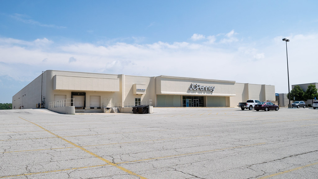 Back of JCPenney JCPenney department store at Richmond Mal… Flickr