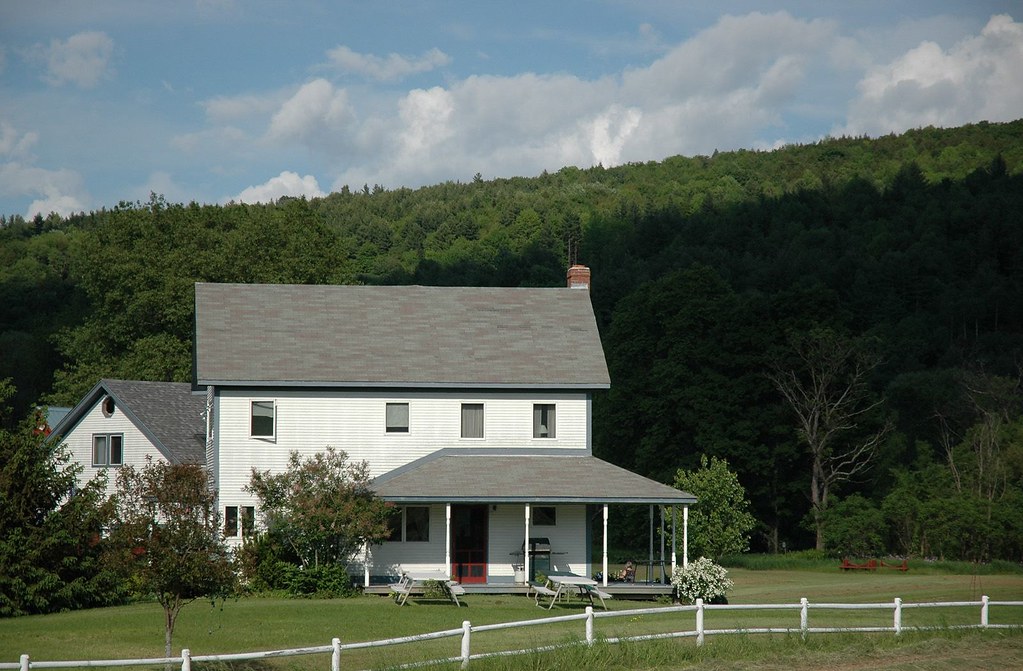 Vermont Farmhouse Farmhouse on route 100. Picture taken fr… Flickr