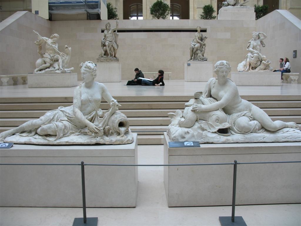 Louvre Statues Displays within the Louvre museum. Burkazoid Flickr