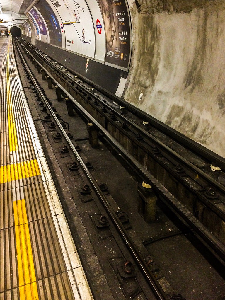 Tottenham Court Rd Tottenham Court Rd station. London Unde… Flickr