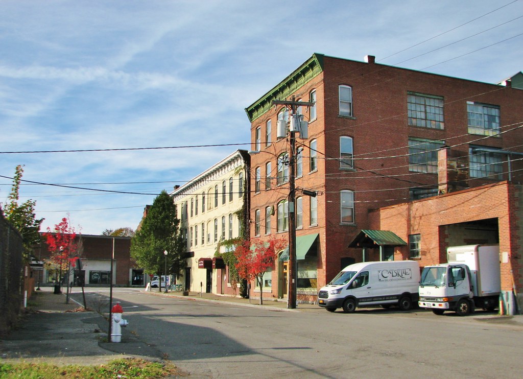 FIELD COURT KINGSTON NY NOV 2017 Midtown...A woodworking b… Flickr