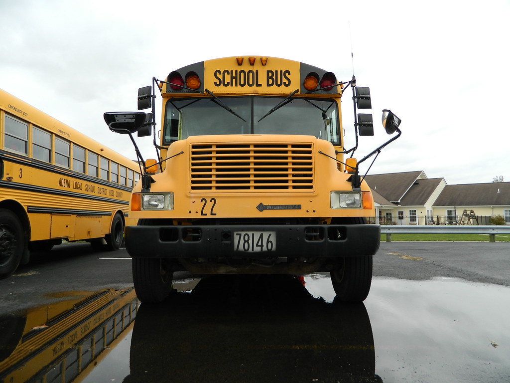 Adena Local School District 22 (4) Bus lot Frankfort, OH… Flickr