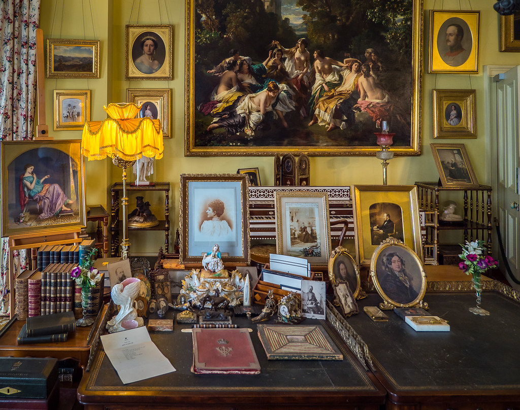 Queen Victoria's desk at Osborne House, Isle of Wight Flickr