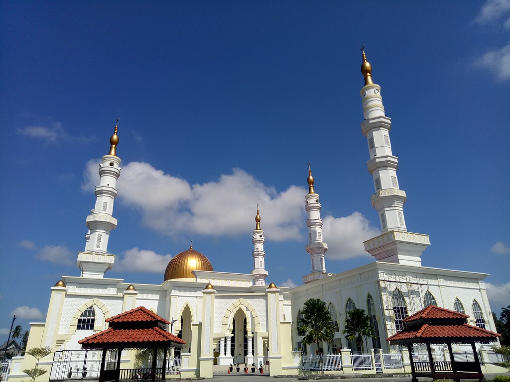 Masjid Al Ismaili Lokasi Bulatan Pasir Pekan, Wakaf