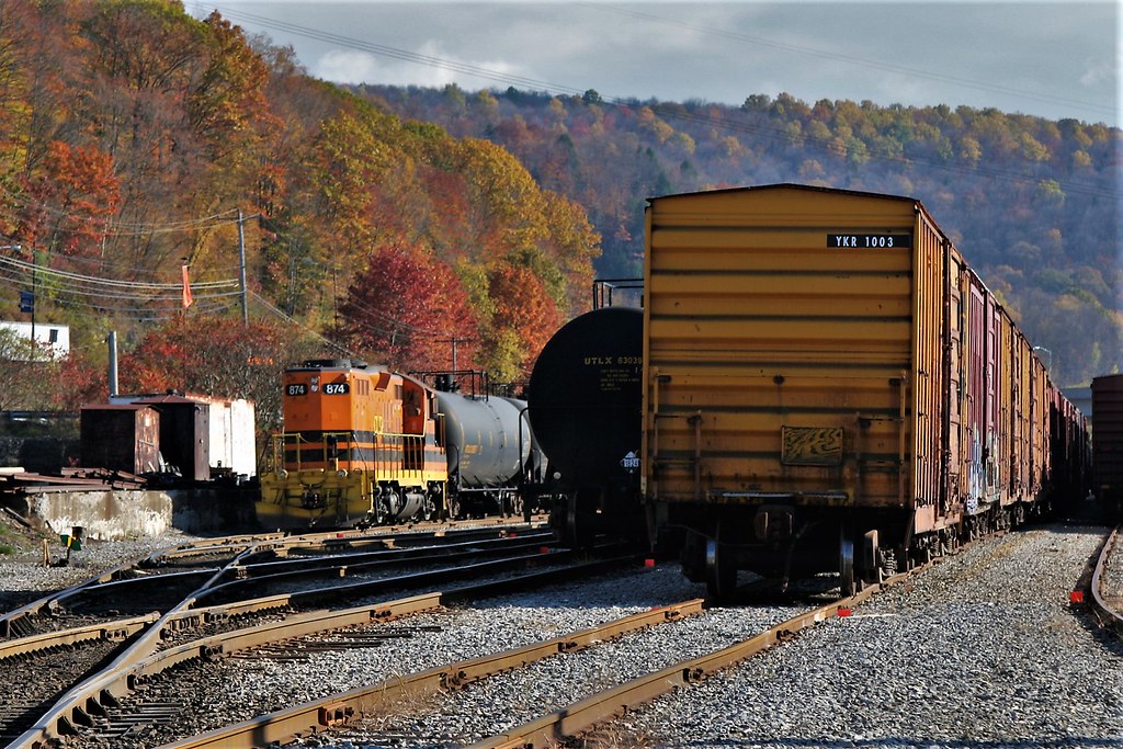 Break Time After switching the yard at Johnsonburg, PA, an… Flickr