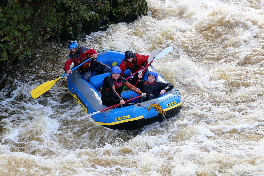 white water raftingLlangollen white water rafting on the … Flickr
