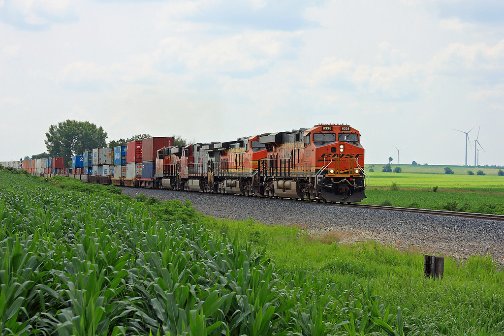 Westbound Stacker at Lee High noon near MP 70 at Lee Road … Flickr