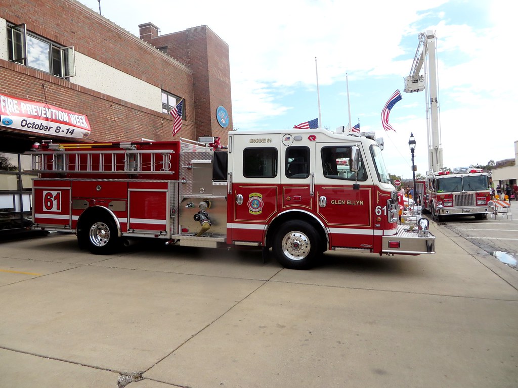 IL Glen Ellyn Volunteer Fire Company Engine 61 2016 Rose… Flickr