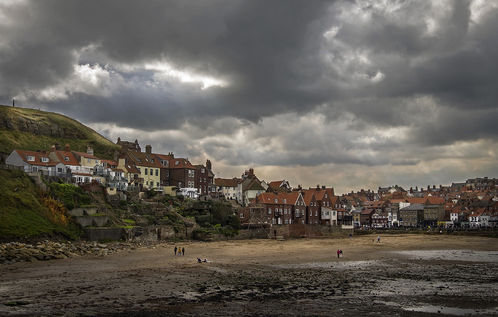 Low tide at Whitby Dean.bentham65 Flickr