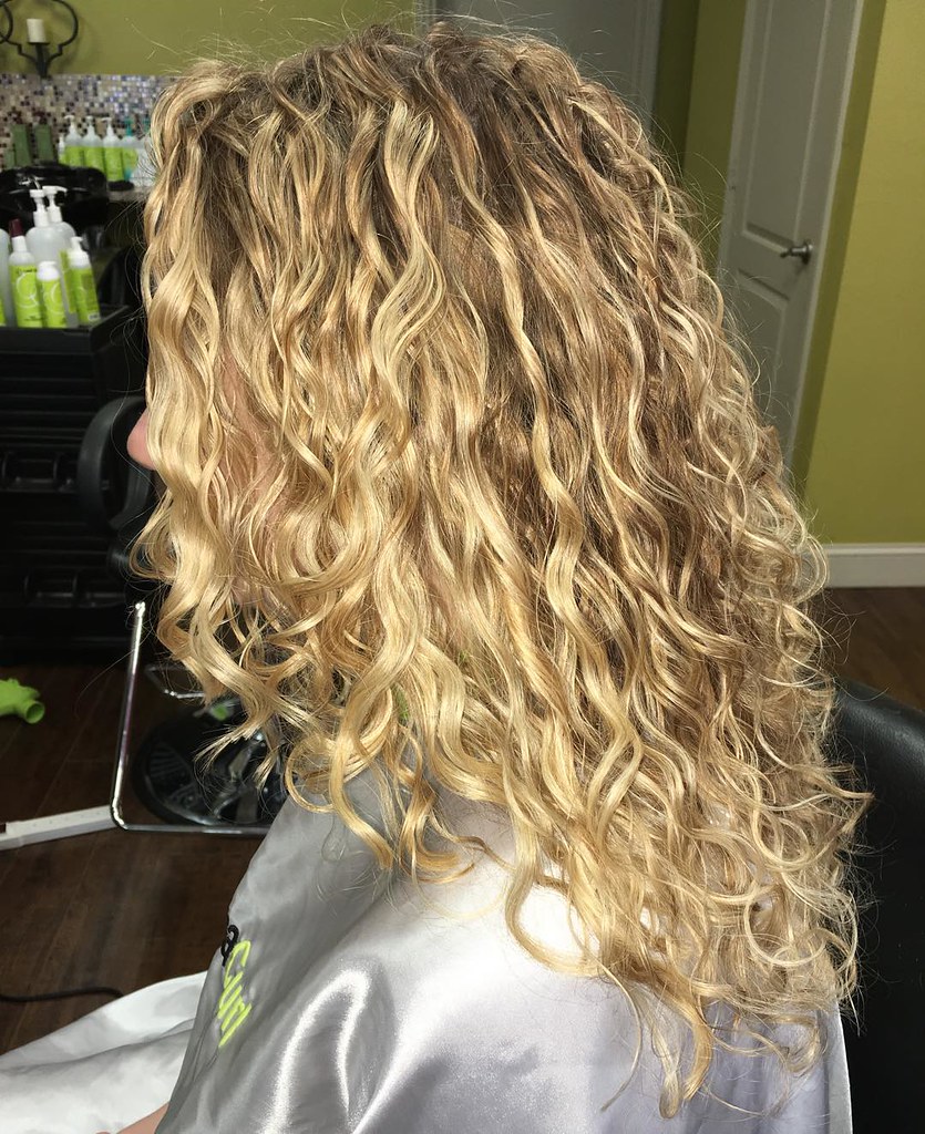 IMG 1080x1325 252652 curly blonde perm hair 10011011110010110100