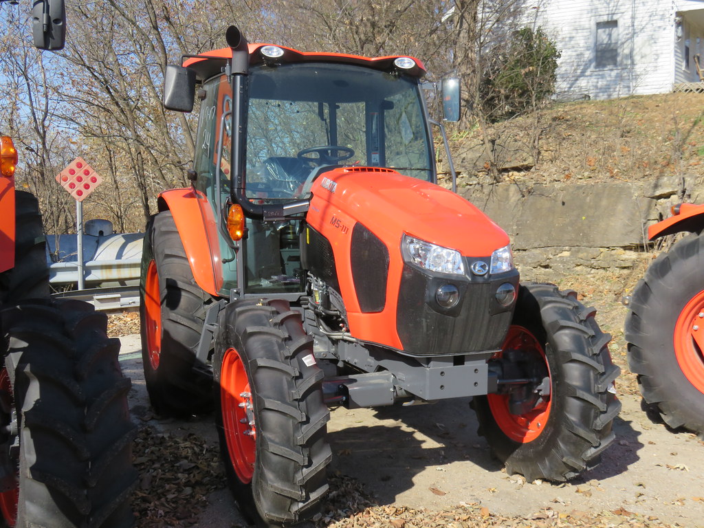Kubota 2017 M5111 Dealer inventory, Mt Sterling Missouri m.yamnitz