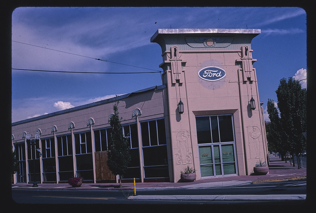 Ford Dealership, horizontal view overall, 1300 Main Street… Flickr